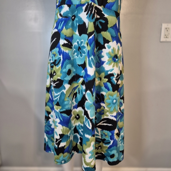 dressbarn Cowl Neck Floral Sleeveless Dress - Picture 3 of 9